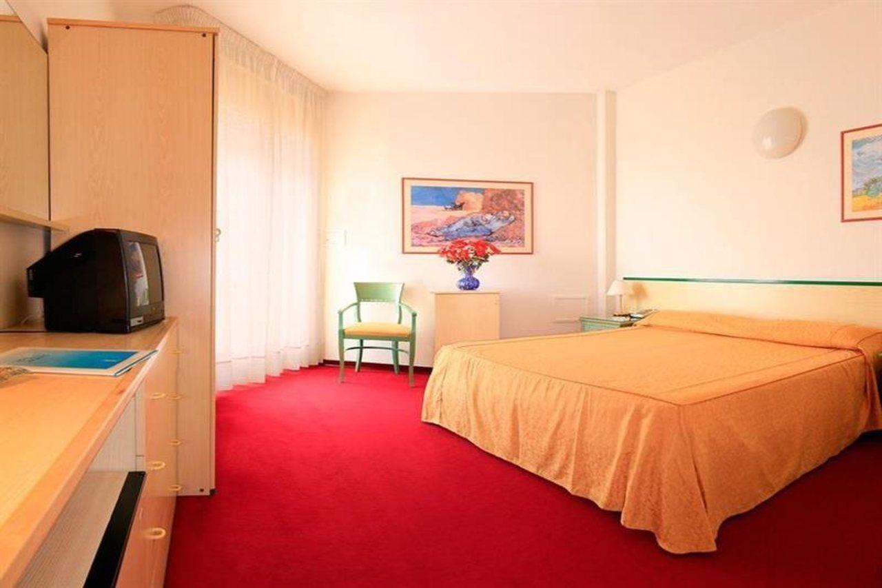Hotel Majestic Лидо ди Йезоло Екстериор снимка