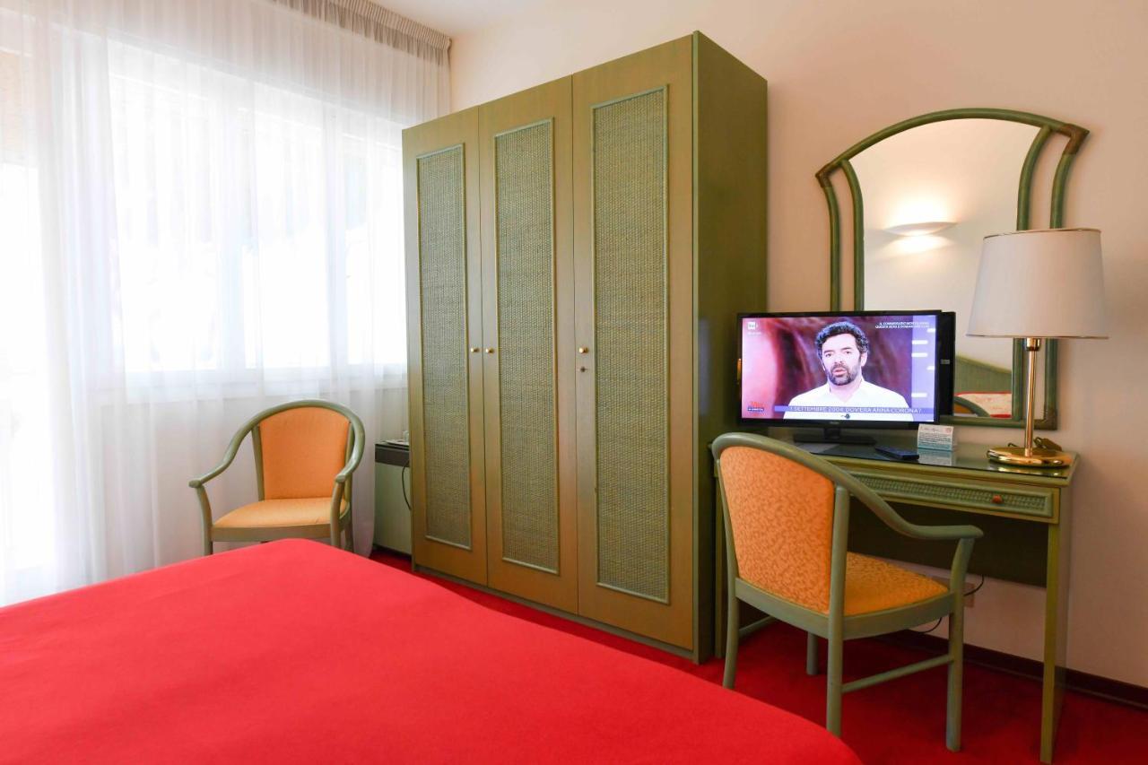 Hotel Majestic Лидо ди Йезоло Екстериор снимка