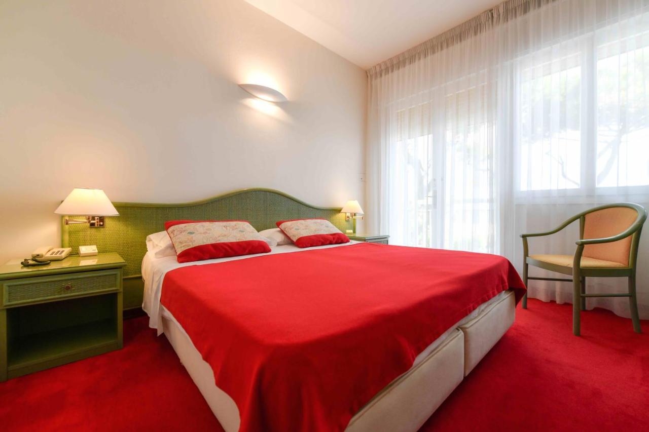 Hotel Majestic Лидо ди Йезоло Екстериор снимка