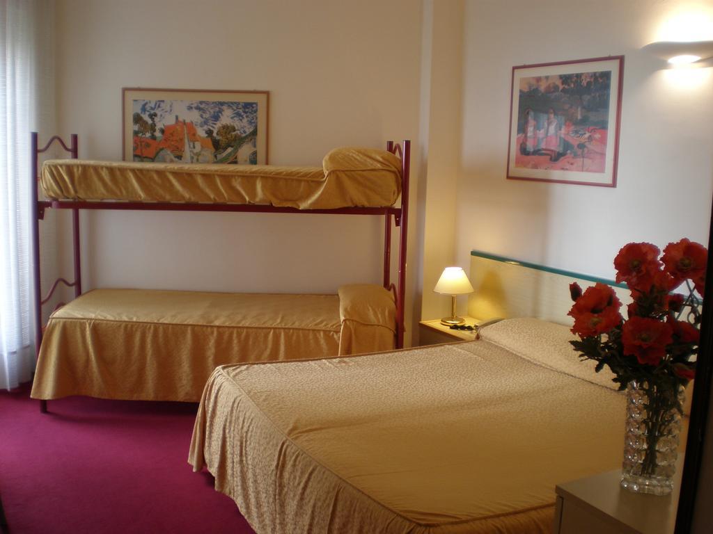 Hotel Majestic Лидо ди Йезоло Стая снимка