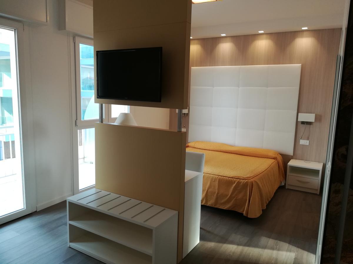 Hotel Majestic Лидо ди Йезоло Екстериор снимка