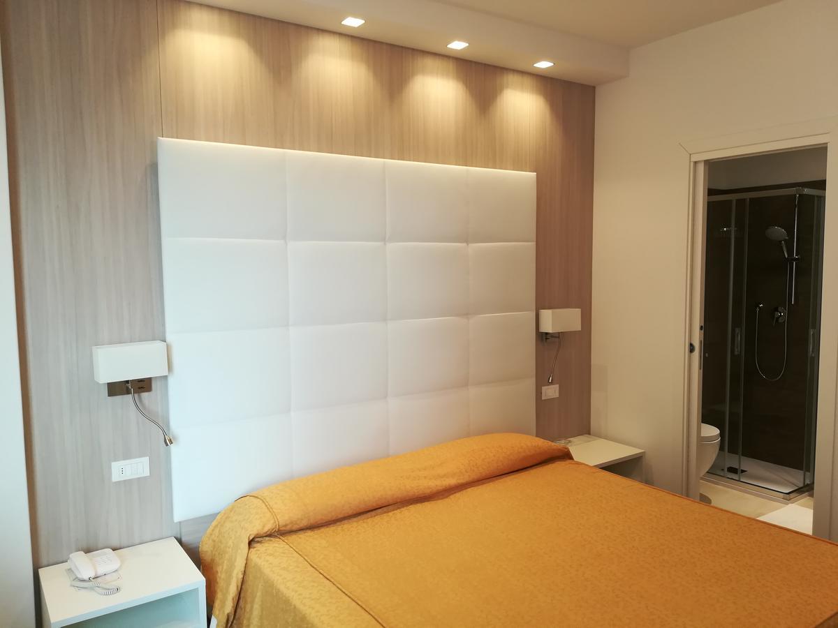 Hotel Majestic Лидо ди Йезоло Екстериор снимка